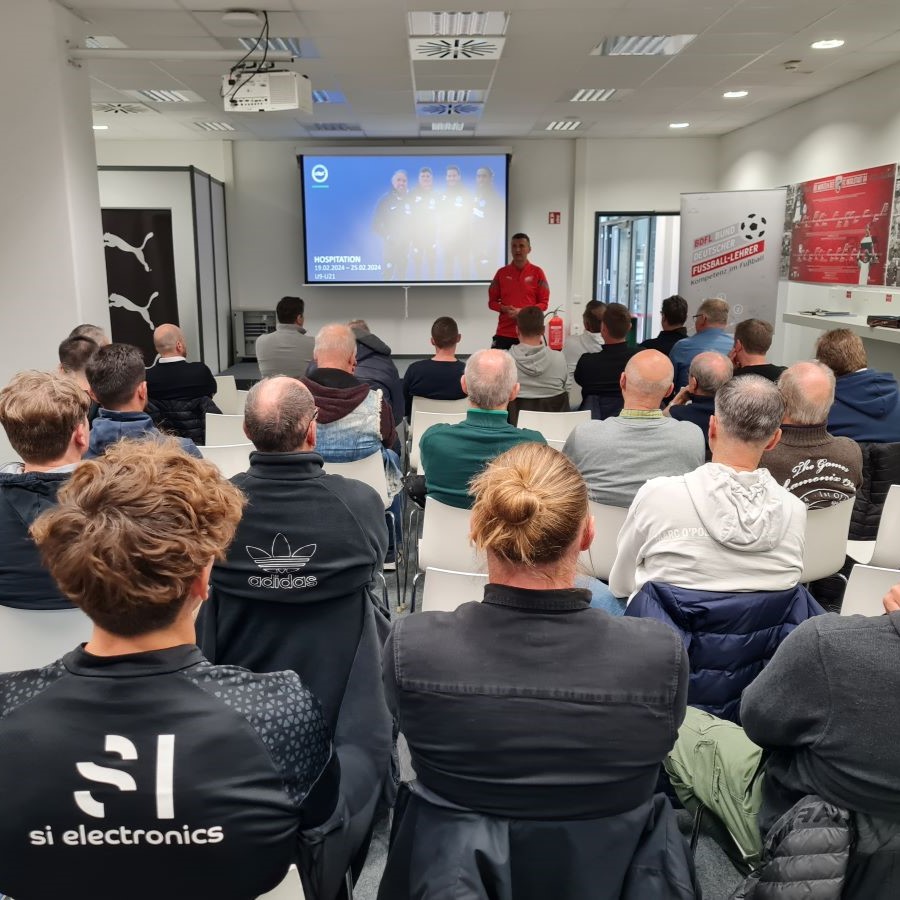 Bildergalerie des Regionalen Trainer-Seminars beim FC Ingolstadt