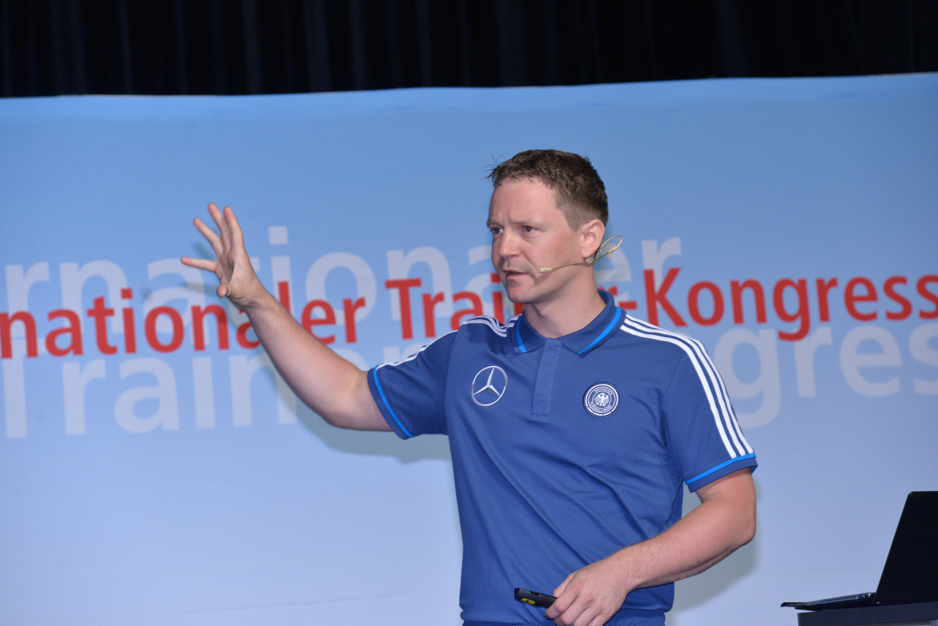 Dr. Thomas Hauser: Das Training der fußballspezifischen Ausdauerleistungsfähigkeit 